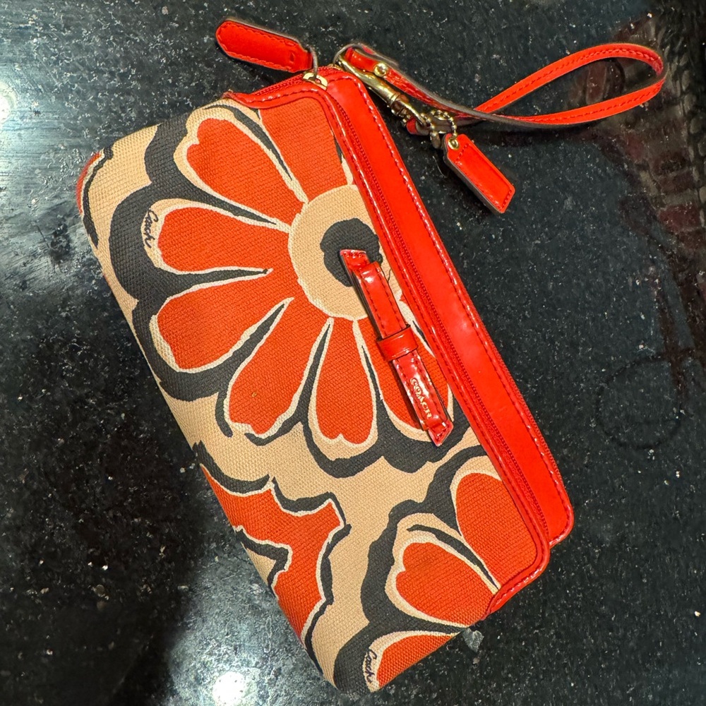 Authentic Coach Poppy Large Wristlet